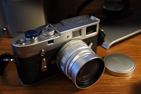 Leica_M4_with_curved_lever